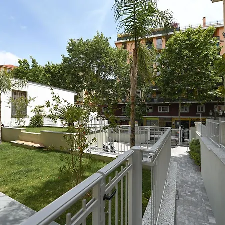 Amely Πανσιόν 4*